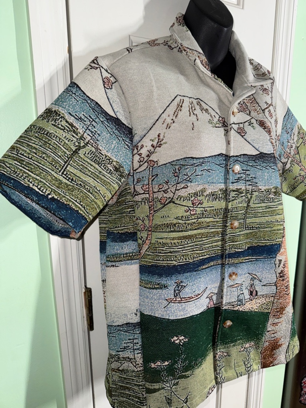 Rebel Vengeance Tapestry NWT Japanese Mount Fuji Shirt Men's Size L - Picture 2 of 12